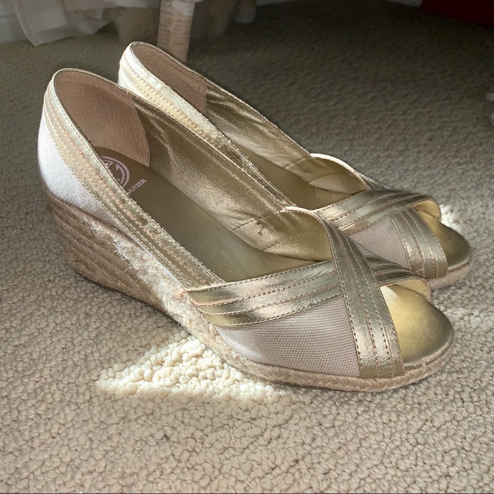 Lilly Pulitzer Gold & Tan Wedges